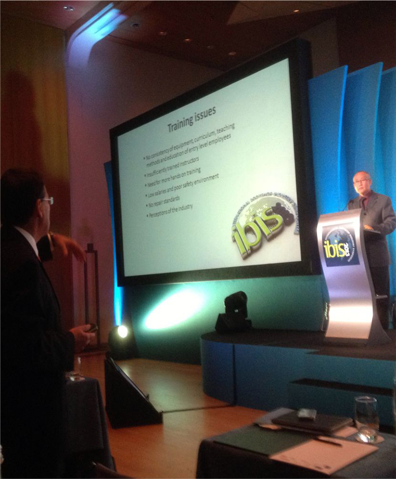 1445913997552571.jpg 國際交流1 800.jpg